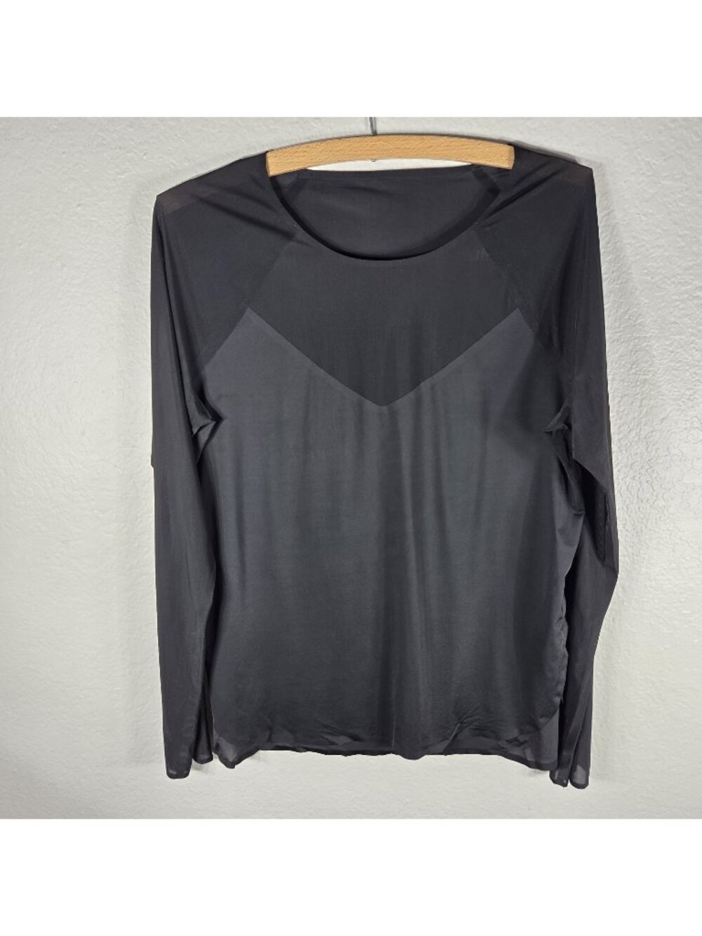 Athleta Mesh Yoke Athletic Top Womens Size M Black Long Sleeve Slit Sides